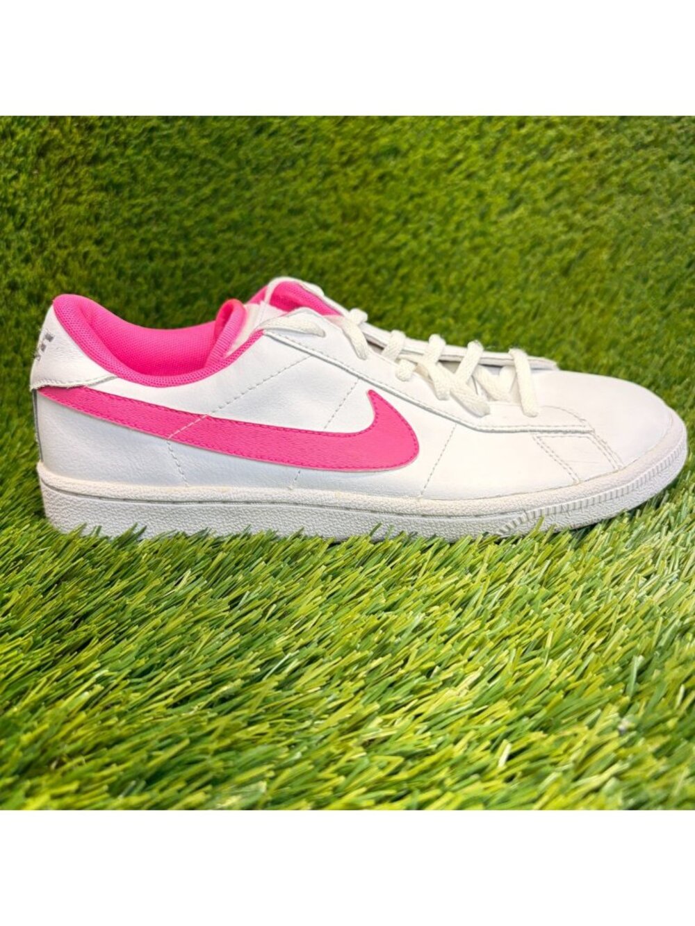Nike Tinnis Classic GS Girls Size 6Y White Pink Athletic Leather Shoes Sneakers